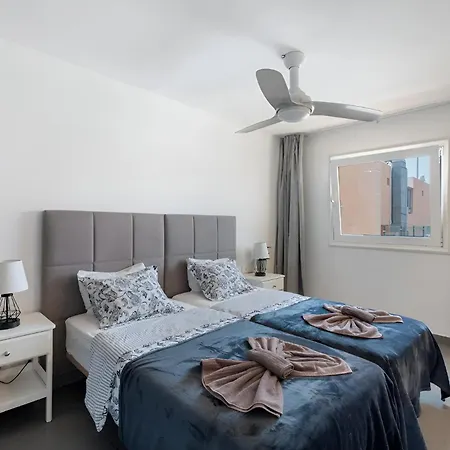 En Playa De Americas, Torre Del Sol Apartment *